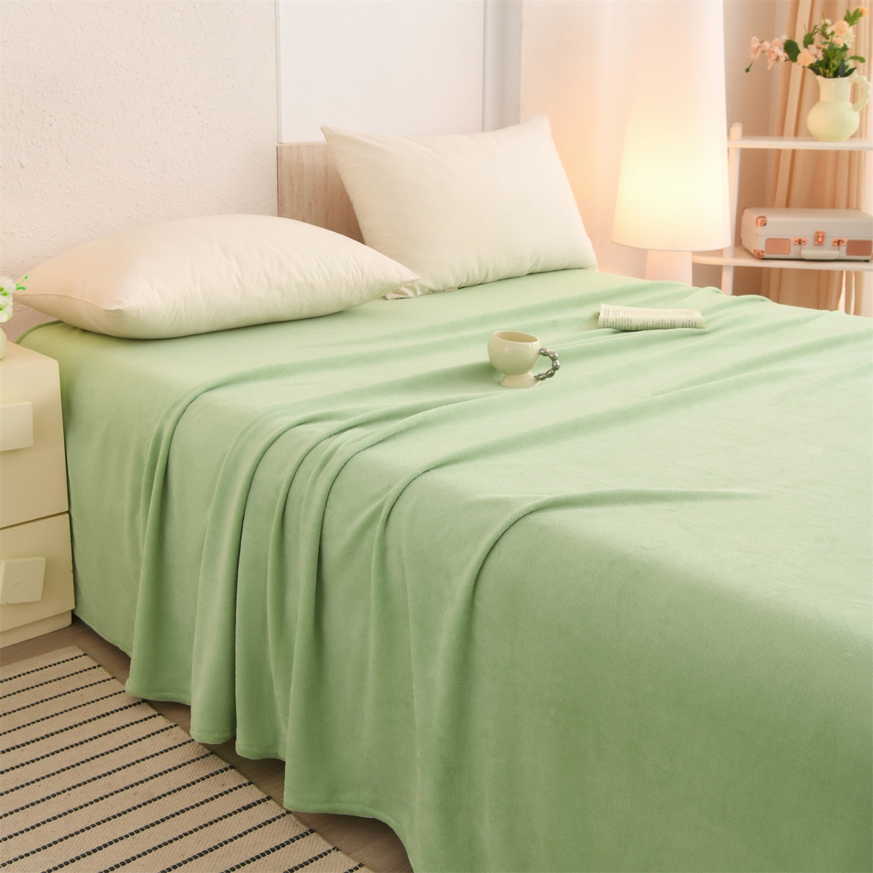 91家纺网 家纺一手货源 找家纺 寝美资家居 2025新款简约纯色牛奶绒单床单床单单件单品床单 湖水绿