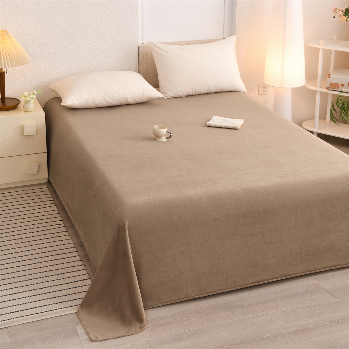 91家纺网 家纺一手货源 找家纺 寝美资家居 2025新款简约纯色牛奶绒单床单床单单件单品床单 卡其棕