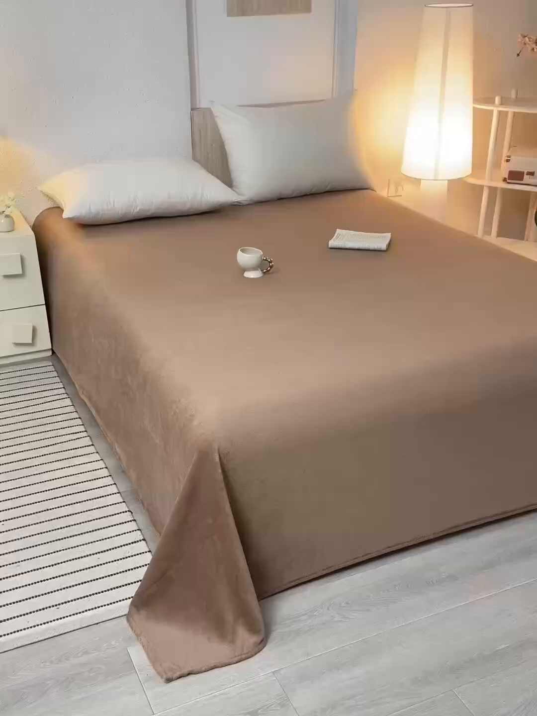91家纺网 家纺一手货源 找家纺 寝美资家居 2025新款简约纯色牛奶绒单床单床单单件单品床单 卡其棕