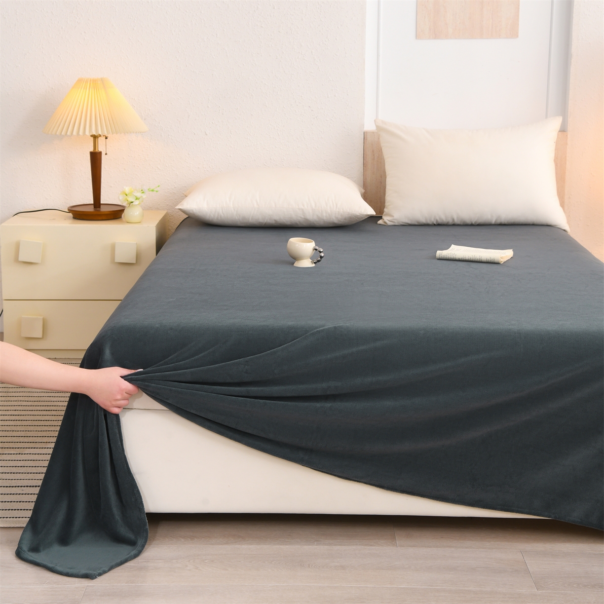 91家纺网 家纺一手货源 找家纺 寝美资家居 2025新款简约纯色牛奶绒单床单床单单件单品床单 星空灰