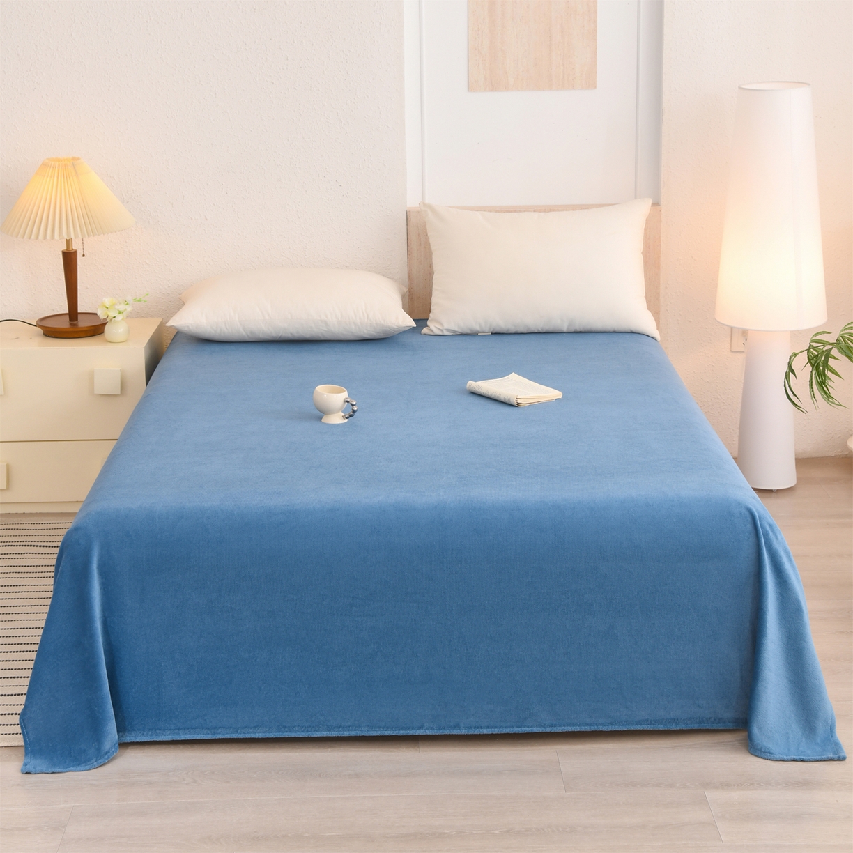 91家纺网 家纺一手货源 找家纺 寝美资家居 2025新款简约纯色牛奶绒单床单床单单件单品床单 宾利蓝