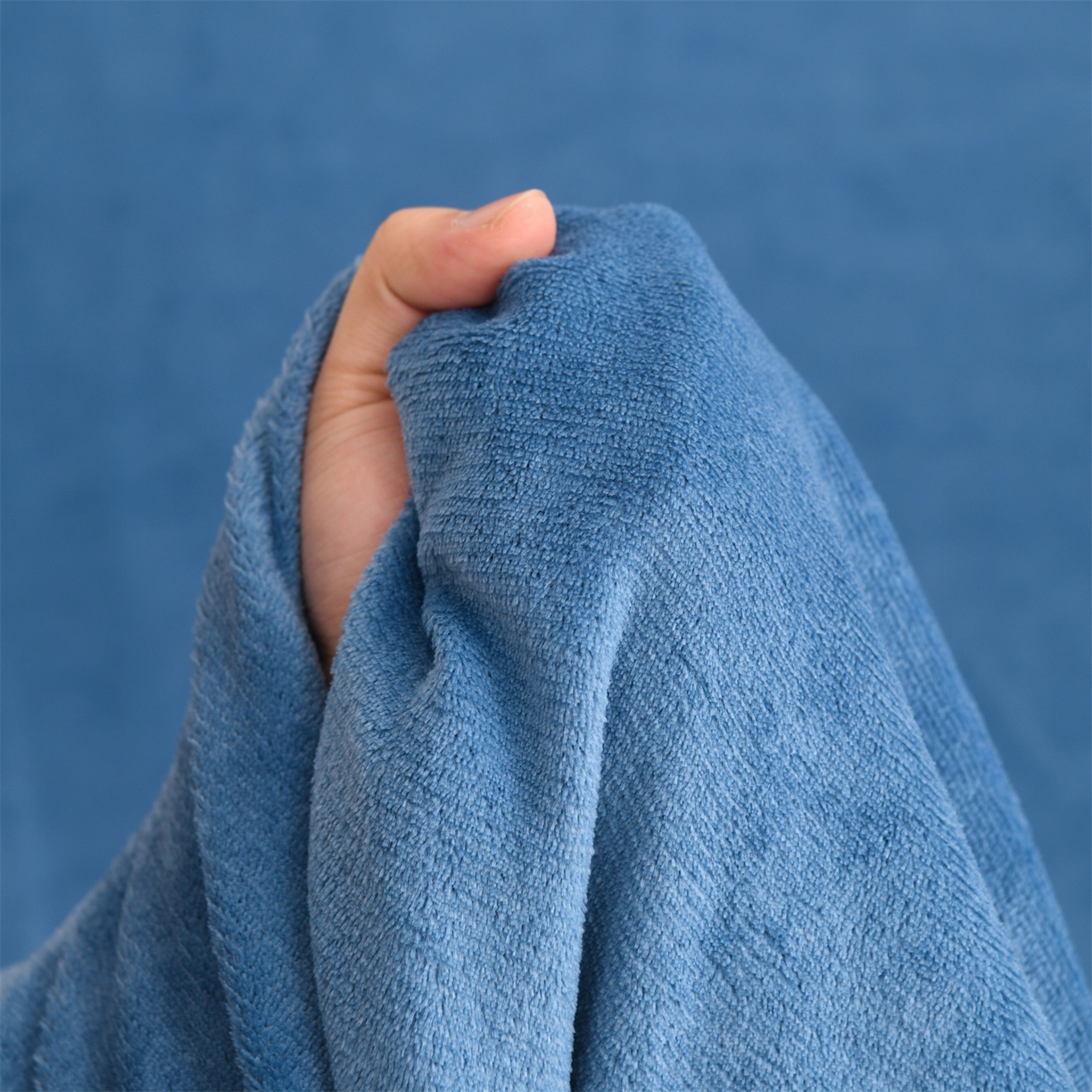 91家纺网 家纺一手货源 找家纺 寝美资家居 2025新款简约纯色牛奶绒单床单床单单件单品床单 宾利蓝