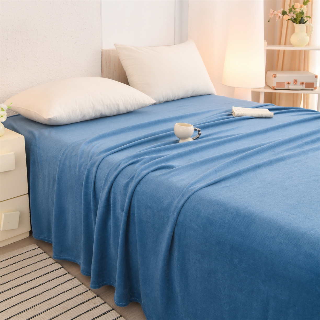 91家纺网 家纺一手货源 找家纺 寝美资家居 2025新款简约纯色牛奶绒单床单床单单件单品床单 宾利蓝