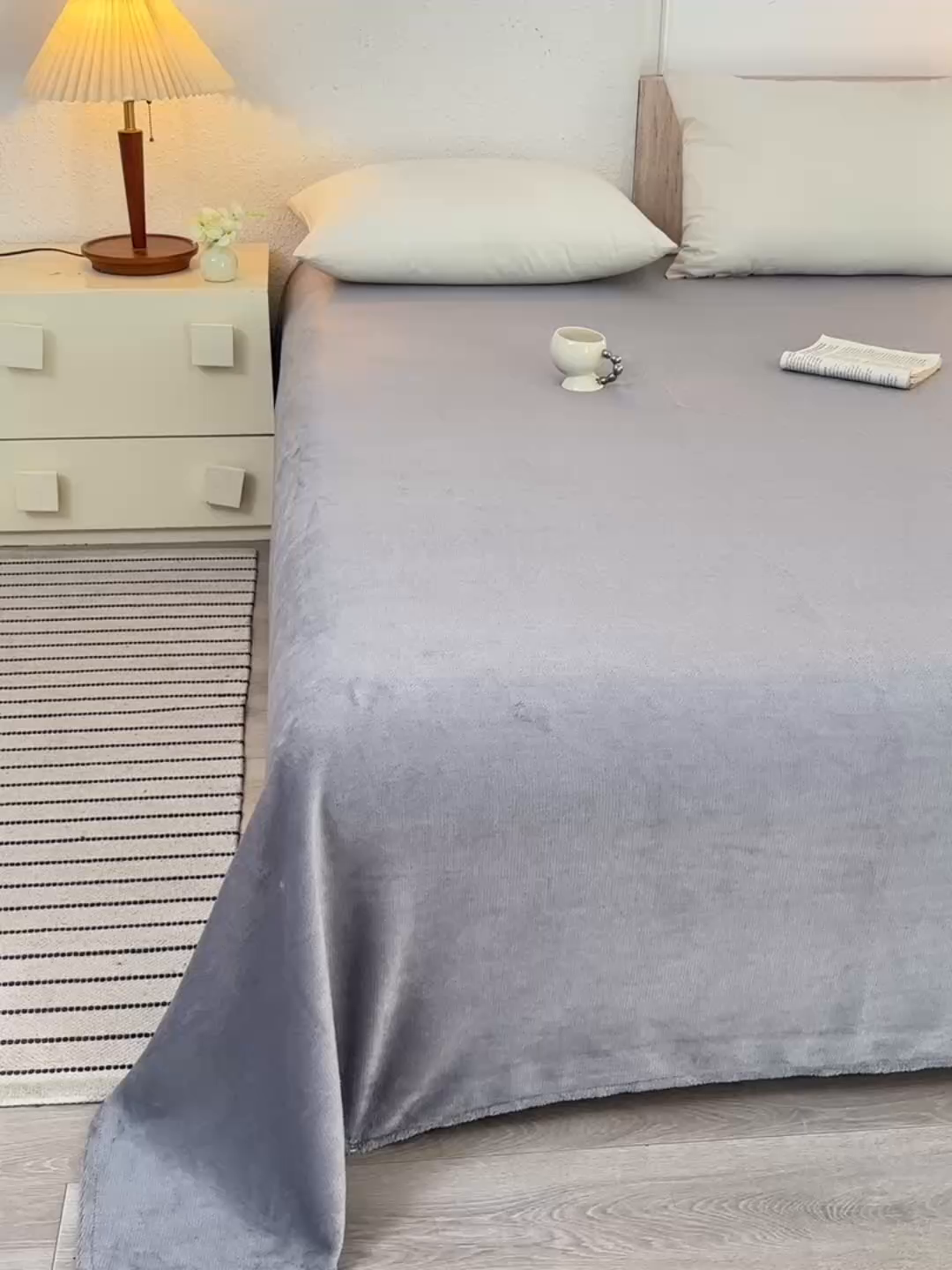 91家纺网 家纺一手货源 找家纺 寝美资家居 2025新款简约纯色牛奶绒单床单床单单件单品床单 钻石灰