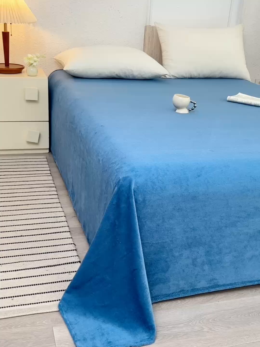 91家纺网 家纺一手货源 找家纺 寝美资家居 2025新款简约纯色牛奶绒单床单床单单件单品床单 宾利蓝