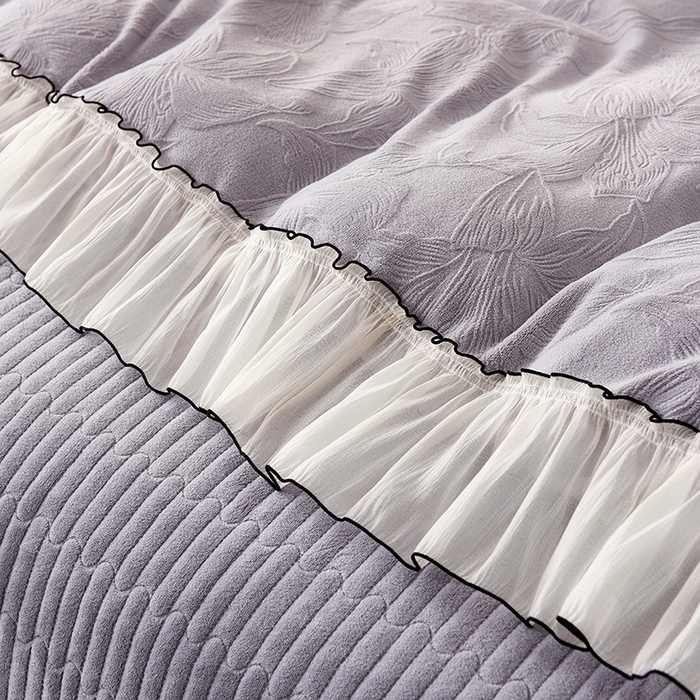 91家纺网 家纺一手货源 找家纺 木兰花 2025新款雕花全消光牛奶绒床盖款四件套-浪漫花语 浪漫花语-紫色