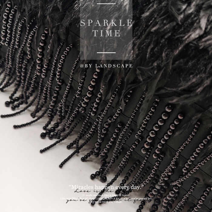 91家纺网 家纺一手货源 找家纺 （总）露函家居 2025新款黑色羽毛珍珠抱枕