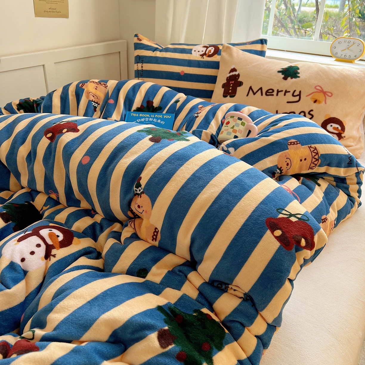 91家纺网 家纺一手货源 找家纺 桃子家居 2025新款A类数码印花圣诞新年限定款猫咪小熊加厚牛奶绒系列四件套详情 绒-冬日圣诞雪人