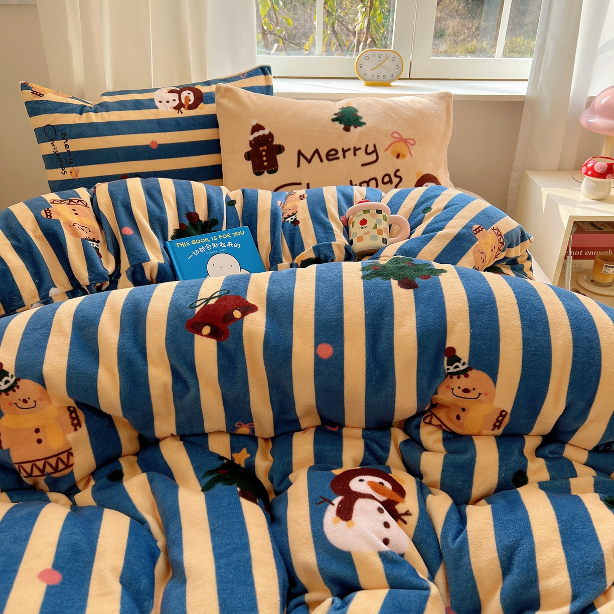 91家纺网 家纺一手货源 找家纺 桃子家居 2025新款A类数码印花圣诞新年限定款猫咪小熊加厚牛奶绒系列四件套详情 绒-冬日圣诞雪人