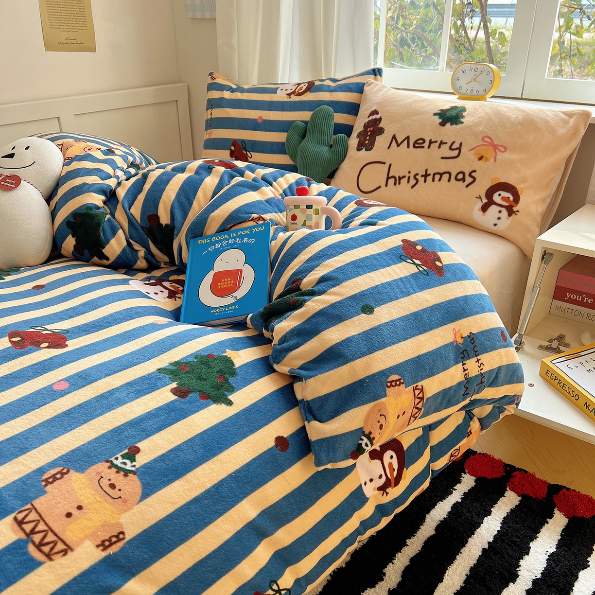 91家纺网 家纺一手货源 找家纺 桃子家居 2025新款A类数码印花圣诞新年限定款猫咪小熊加厚牛奶绒系列四件套详情 绒-冬日圣诞雪人