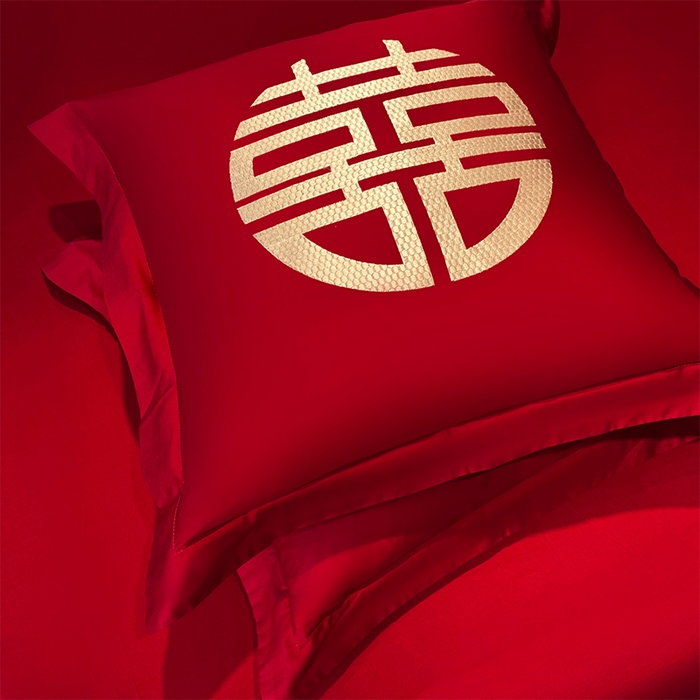 91家纺网 家纺一手货源 找家纺 芊囍纺 2024新款亲肤双面磨毛刺绣款婚庆四件套 大喜的日子