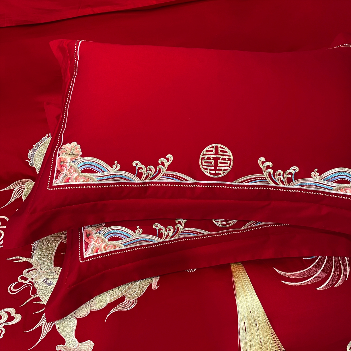 91家纺网 家纺一手货源 找家纺 芊囍纺 2024新款亲肤双面磨毛刺绣款婚庆四件套 龙凤成双