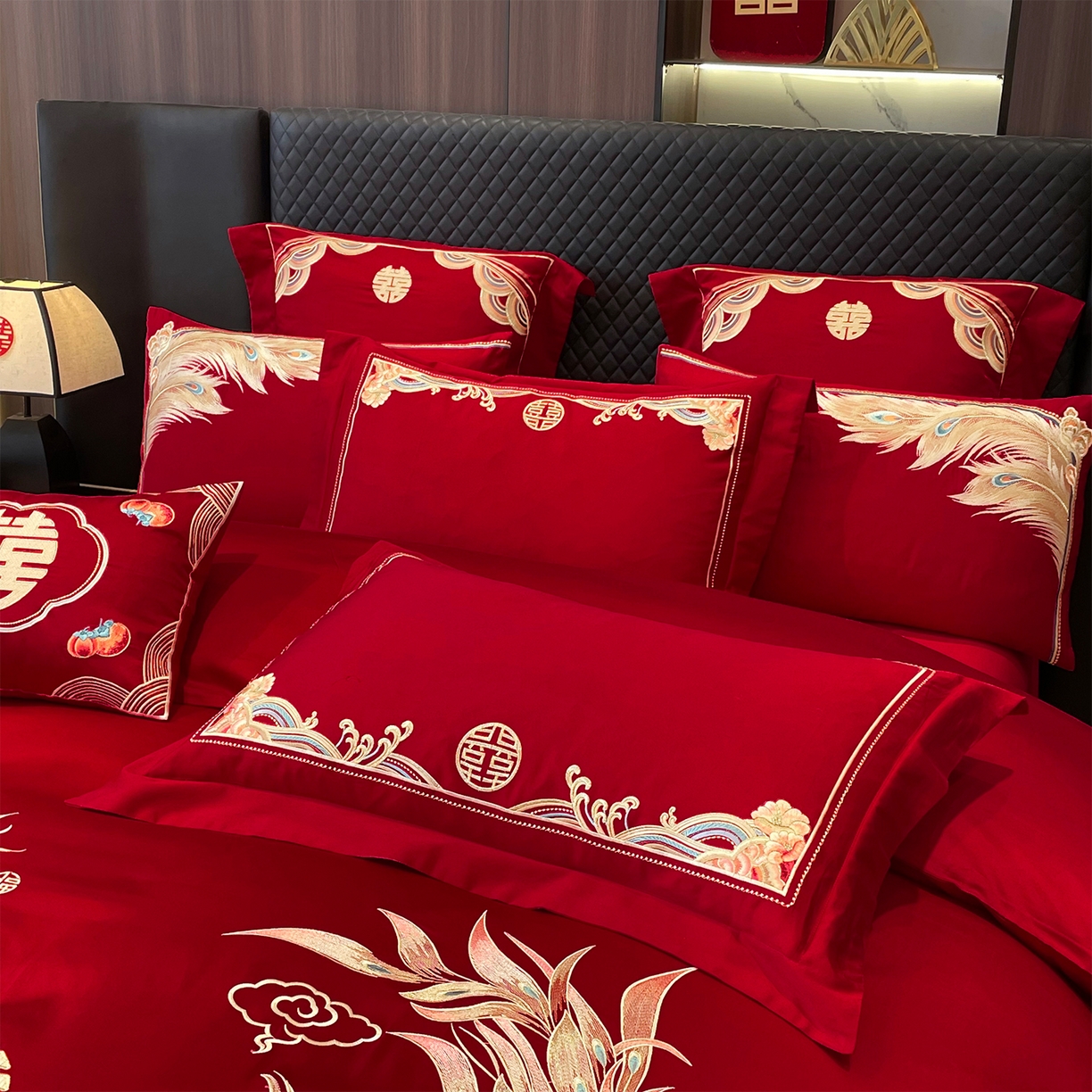 91家纺网 家纺一手货源 找家纺 芊囍纺 2024新款亲肤双面磨毛刺绣款婚庆四件套 龙凤成双