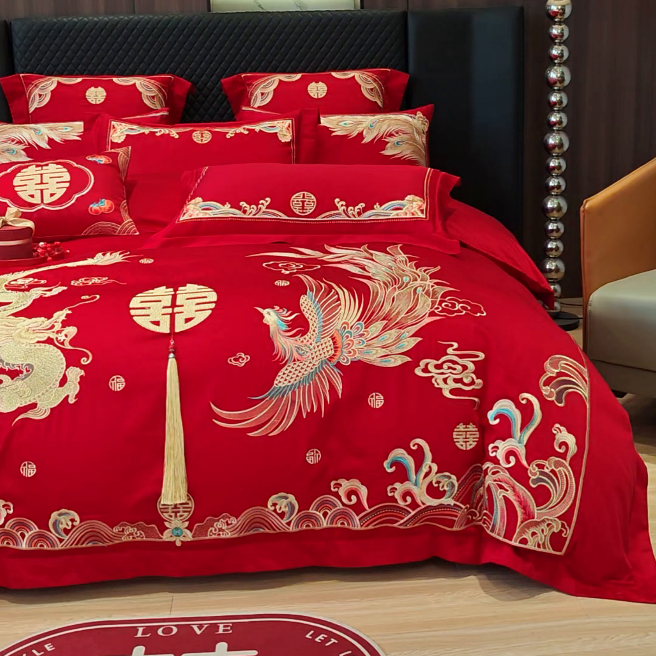 91家纺网 家纺一手货源 找家纺 芊囍纺 2024新款亲肤双面磨毛刺绣款婚庆四件套 龙凤成双