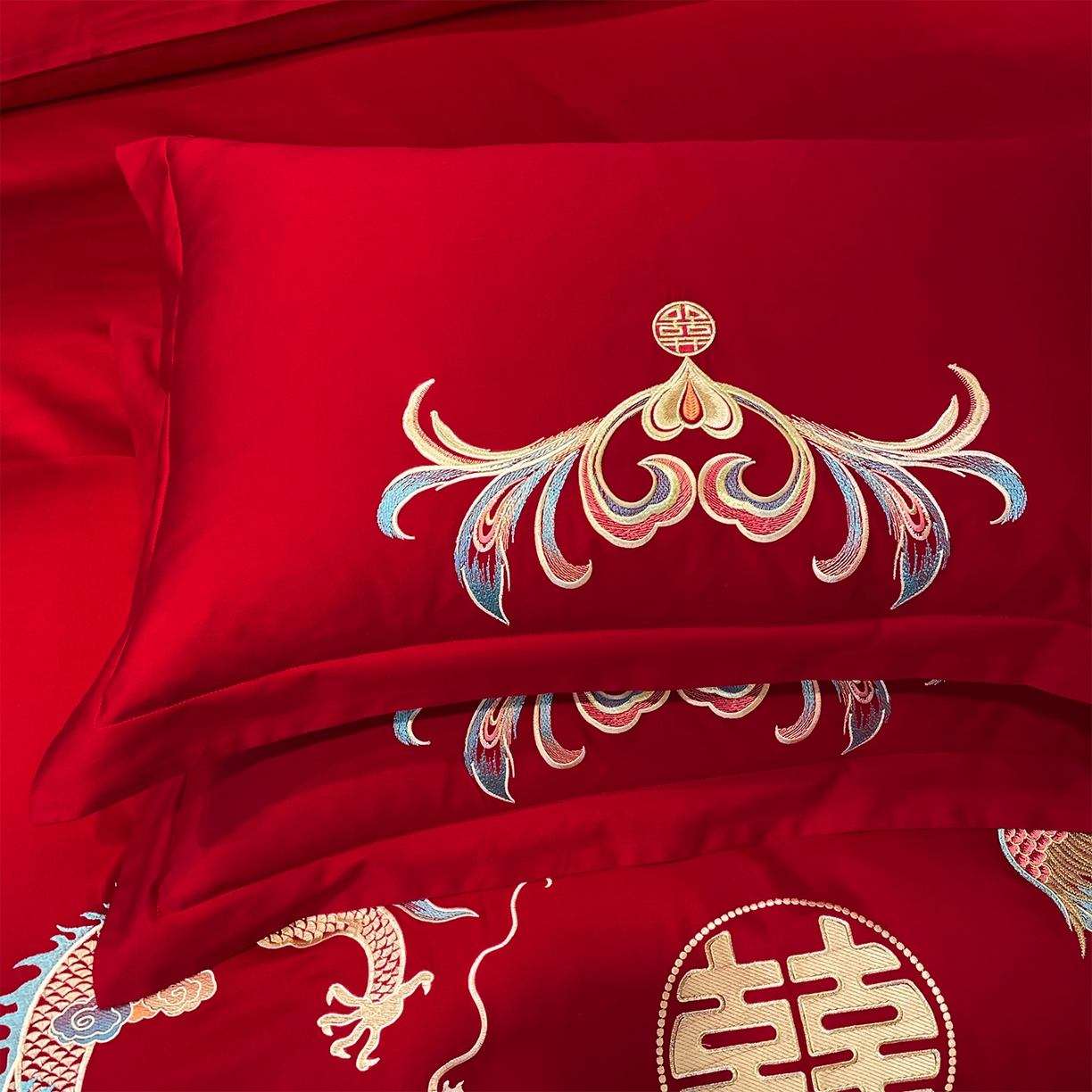 91家纺网 家纺一手货源 找家纺 芊囍纺 2024新款亲肤双面磨毛刺绣款婚庆四件套 龙凤喜悦