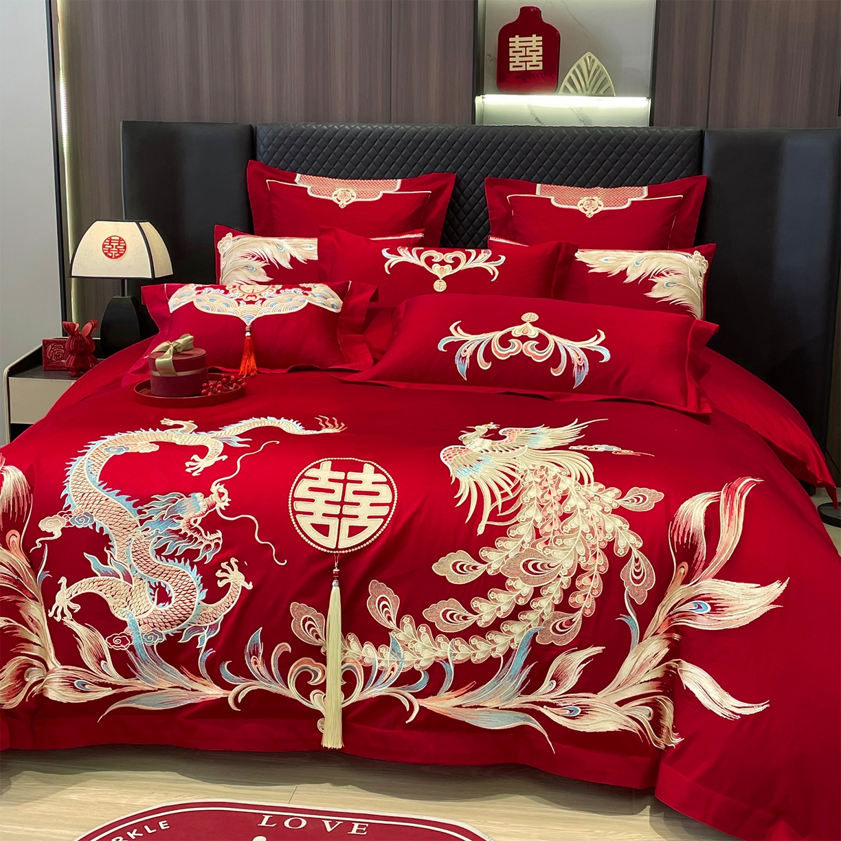 91家纺网 家纺一手货源 找家纺 芊囍纺 2024新款亲肤双面磨毛刺绣款婚庆四件套 龙凤喜悦