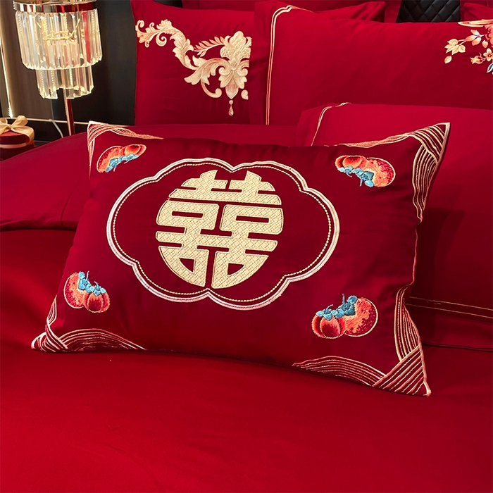 91家纺网 家纺一手货源 找家纺 芊囍纺 2024新款亲肤双面磨毛刺绣款婚庆四件套 甜甜蜜蜜