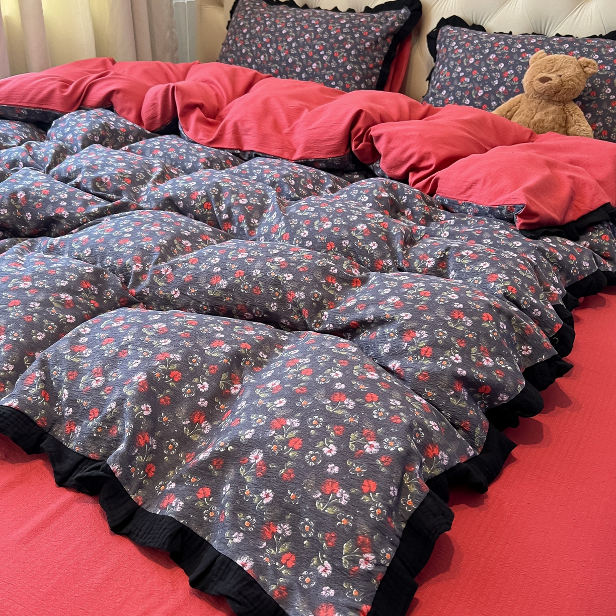 91家纺网 家纺一手货源 找家纺 繁花家居 2025秋意浓水洗邹邹棉云感木棉多层纱大花边四件套直播外贸爆款 木耳小花边-海棠红