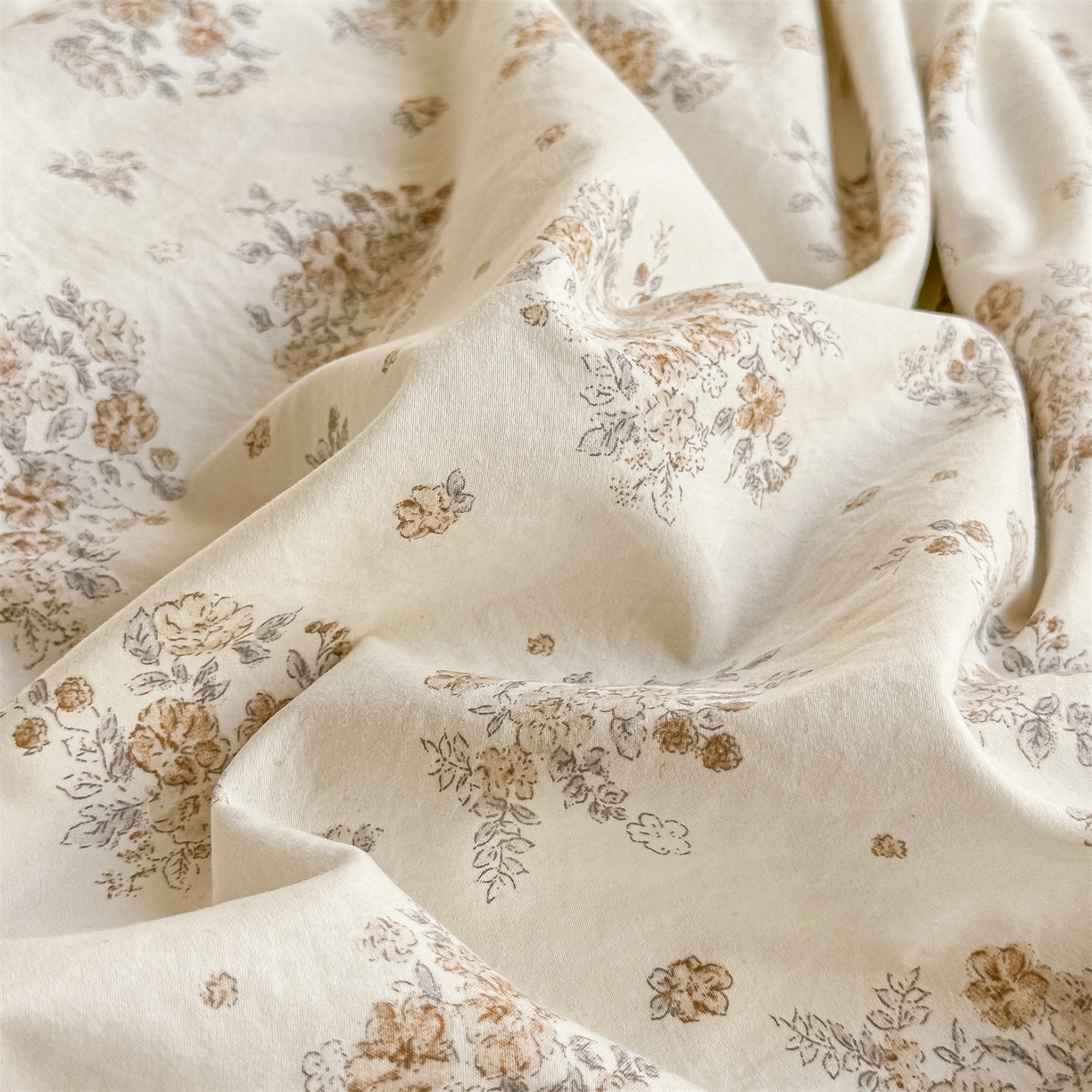 91家纺网 家纺一手货源 找家纺 梦庭帛美 2026新款云朵A类三层纱印花四件套（提供买家秀） 甜桔