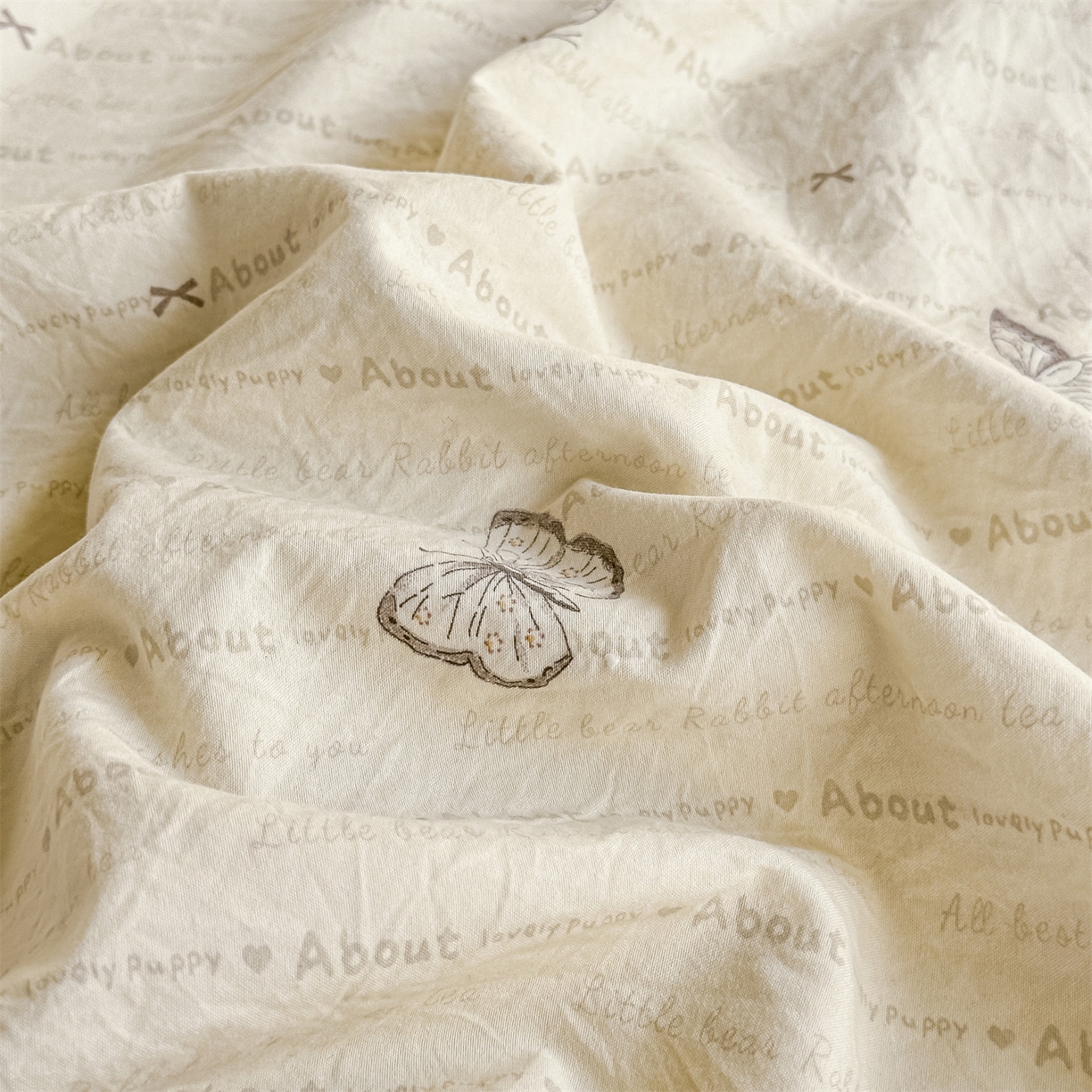 91家纺网 家纺一手货源 找家纺 梦庭帛美 2026新款云朵A类三层纱印花四件套（提供买家秀） 漫花蝶舞