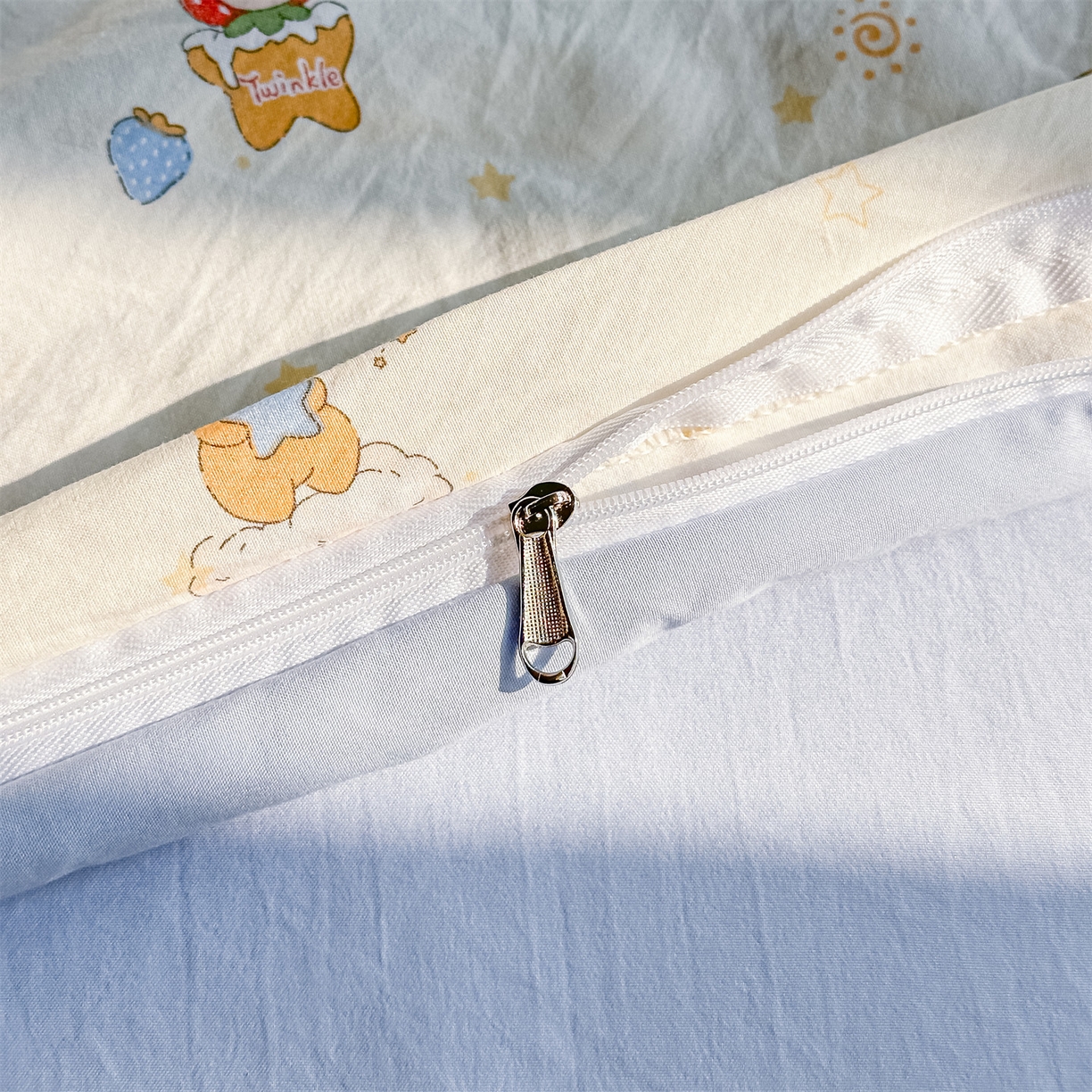 91家纺网 家纺一手货源 找家纺 梦庭帛美 2026新款云朵A类三层纱印花四件套（提供买家秀） 星星人