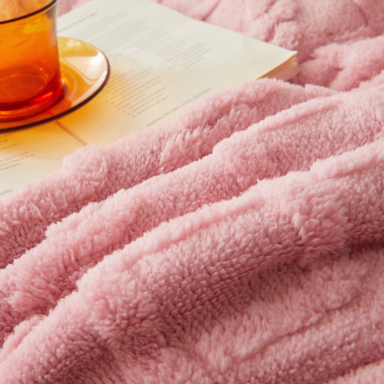 91家纺网 家纺一手货源 找家纺 晓时候 2025新款塔芙绒冬被羊羔绒北极绒加厚被子被芯 豆沙粉