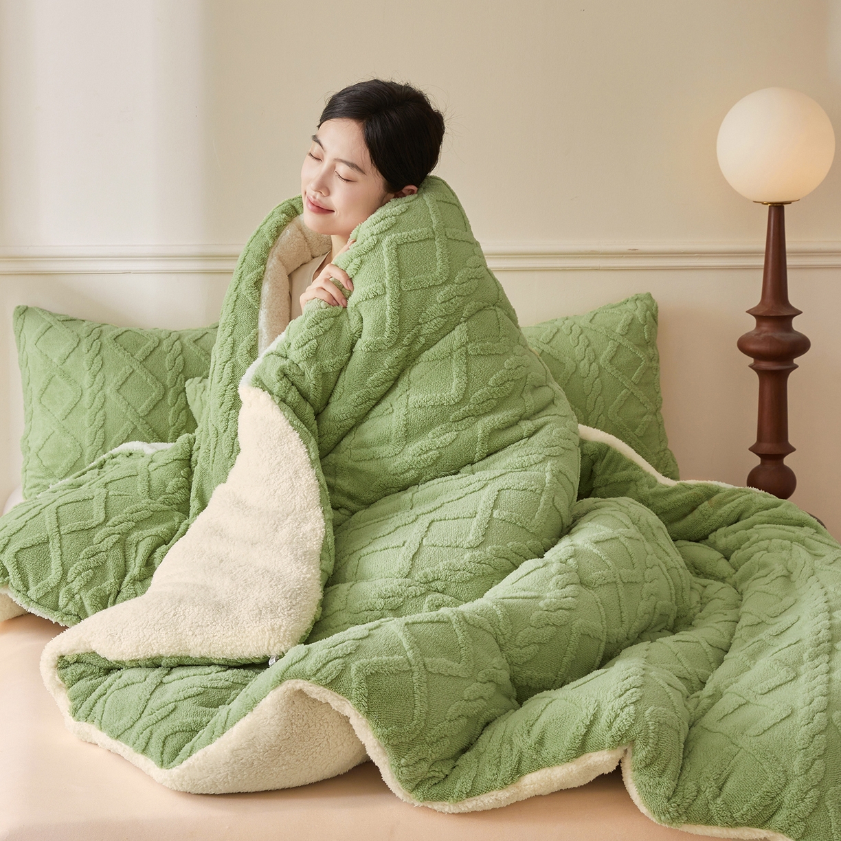 91家纺网 家纺一手货源 找家纺 晓时候 2025新款塔芙绒冬被羊羔绒北极绒加厚被子被芯 果绿