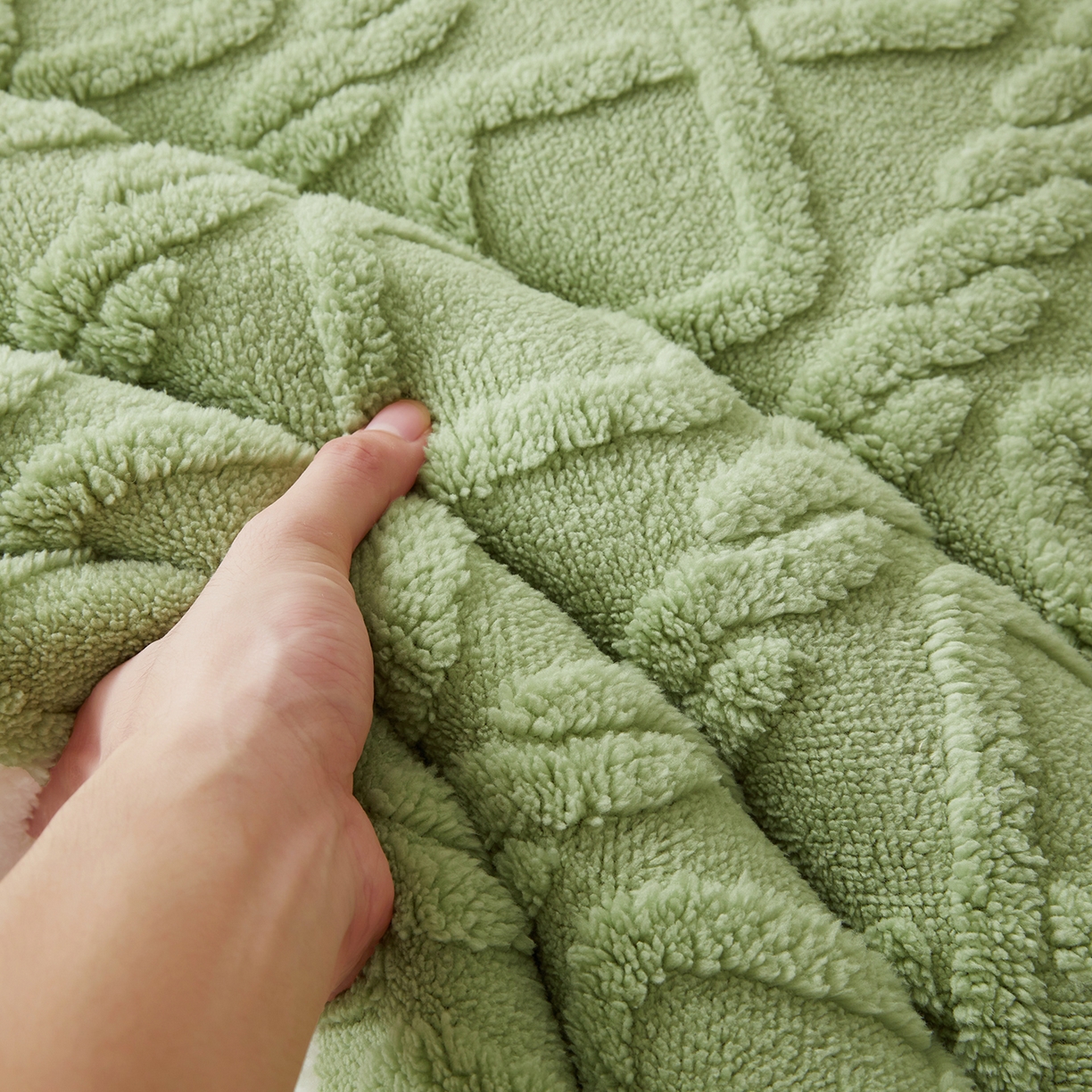 91家纺网 家纺一手货源 找家纺 晓时候 2025新款塔芙绒冬被羊羔绒北极绒加厚被子被芯 果绿