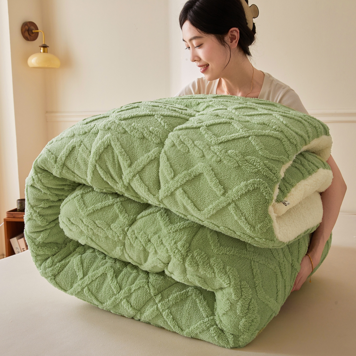 91家纺网 家纺一手货源 找家纺 晓时候 2025新款塔芙绒冬被羊羔绒北极绒加厚被子被芯 果绿