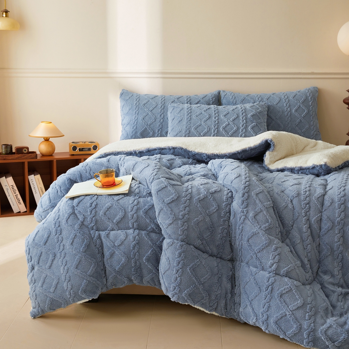91家纺网 家纺一手货源 找家纺 晓时候 2025新款塔芙绒冬被羊羔绒北极绒加厚被子被芯 静谧蓝