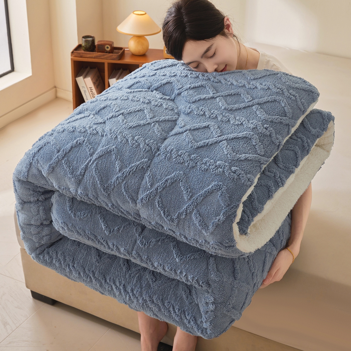 91家纺网 家纺一手货源 找家纺 晓时候 2025新款塔芙绒冬被羊羔绒北极绒加厚被子被芯 静谧蓝