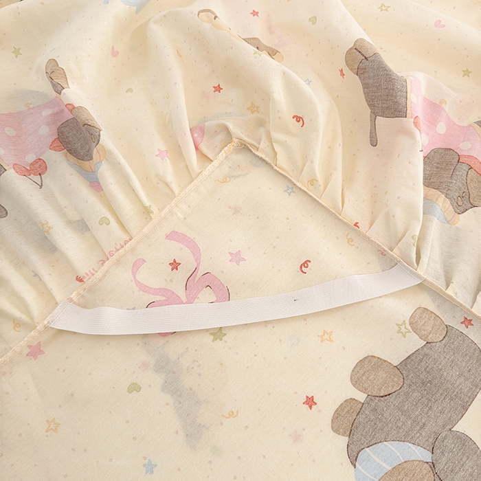 91家纺网 家纺一手货源 找家纺 名优家纺 2026新款12868全棉小清新印花四件套单品系列-床裙三件套 困困腊肠狗