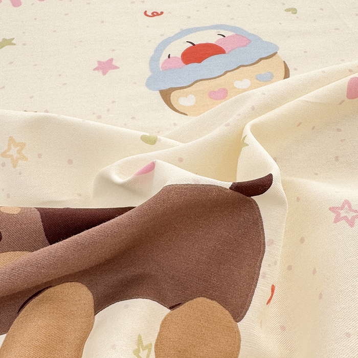 91家纺网 家纺一手货源 找家纺 名优家纺 2026新款12868全棉小清新印花四件套单品系列-床裙三件套 困困腊肠狗