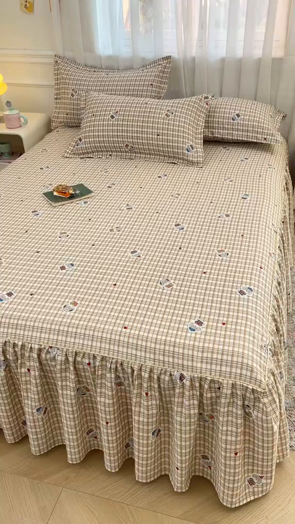 91家纺网 家纺一手货源 找家纺 名优家纺 2026新款12868全棉小清新印花四件套单品系列-床裙三件套 帽子比熊