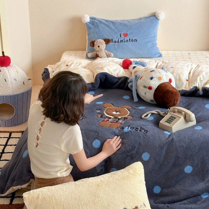 91家纺网 家纺一手货源 找家纺 桔子家纺 2025秋冬新款兔兔绒美式复古系列四件套 吉米（四件套）