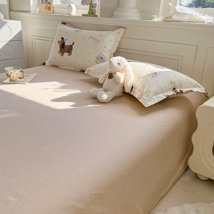 91家纺网 家纺一手货源 找家纺 名优家纺 2026新款12868全棉小清新印花四件套单品系列-单床单 困困腊肠狗