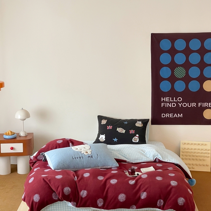 91家纺网 家纺一手货源 找家纺 桔子家纺 2025秋冬新款羊毛绒mi兔系列四件套 复古红波点