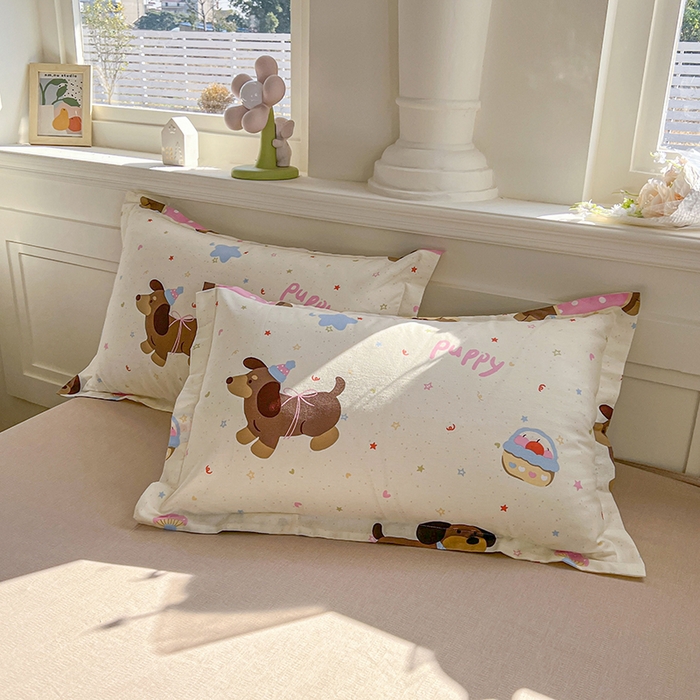 91家纺网 家纺一手货源 找家纺 名优家纺 2026新款12868全棉小清新印花四件套单品系列-单被套 困困腊肠狗