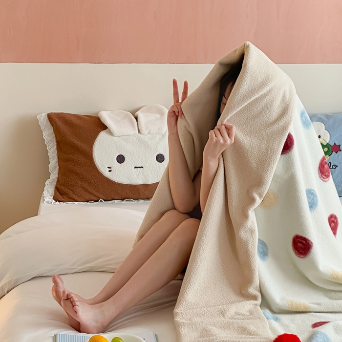 91家纺网 家纺一手货源 找家纺 （总）桔子家纺 2025新款秋冬mi兔羊毛绒系列盖毯毯子多功能盖毯