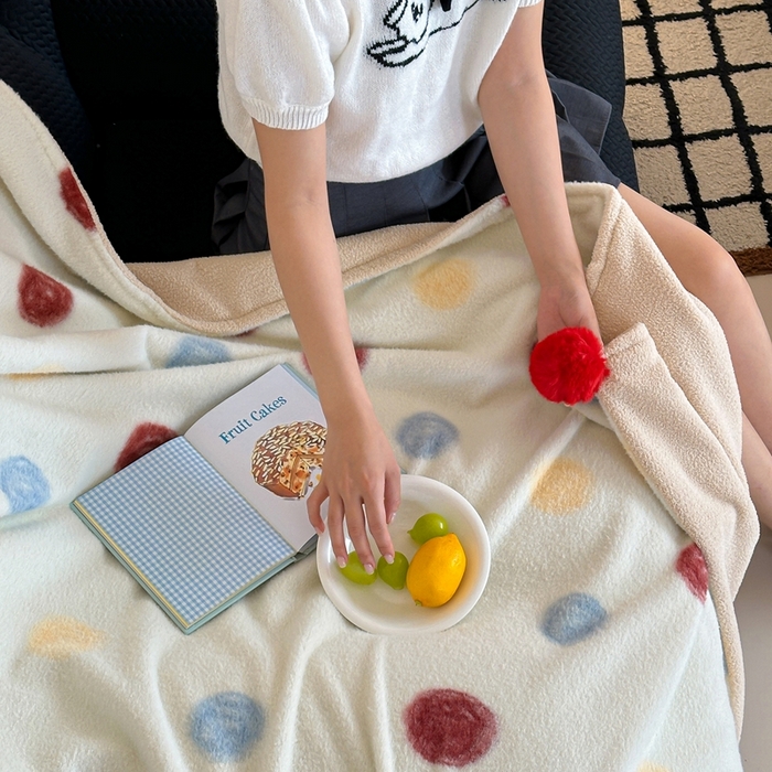 91家纺网 家纺一手货源 找家纺 桔子家纺 2025新款秋冬mi兔羊毛绒系列盖毯毯子多功能盖毯 波点mi兔毯子