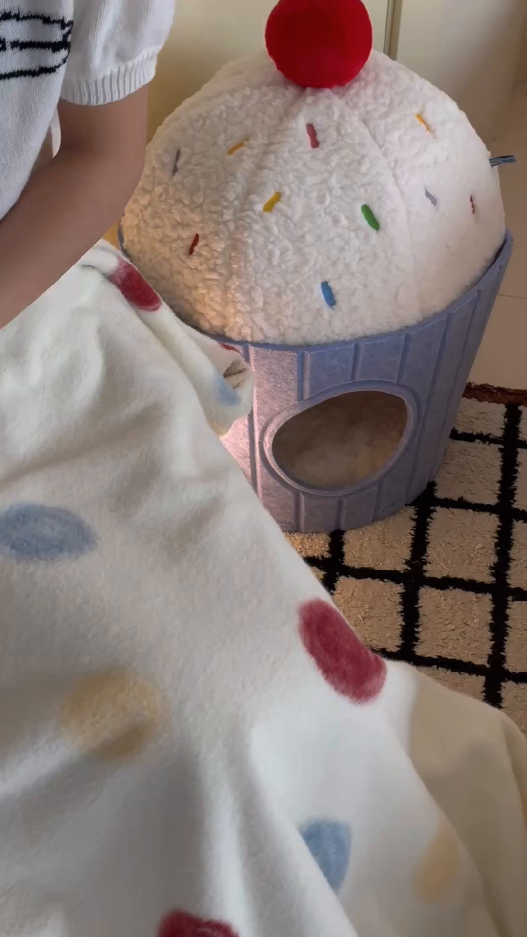 91家纺网 家纺一手货源 找家纺 桔子家纺 2025新款秋冬mi兔羊毛绒系列盖毯毯子多功能盖毯 波点mi兔毯子