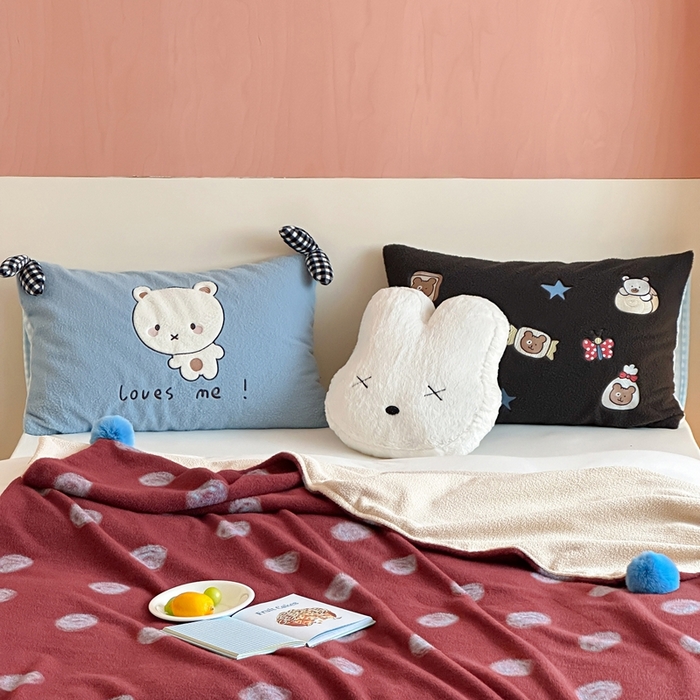 91家纺网 家纺一手货源 找家纺 桔子家纺 2025新款秋冬mi兔羊毛绒系列盖毯毯子多功能盖毯 复古红波点毯子