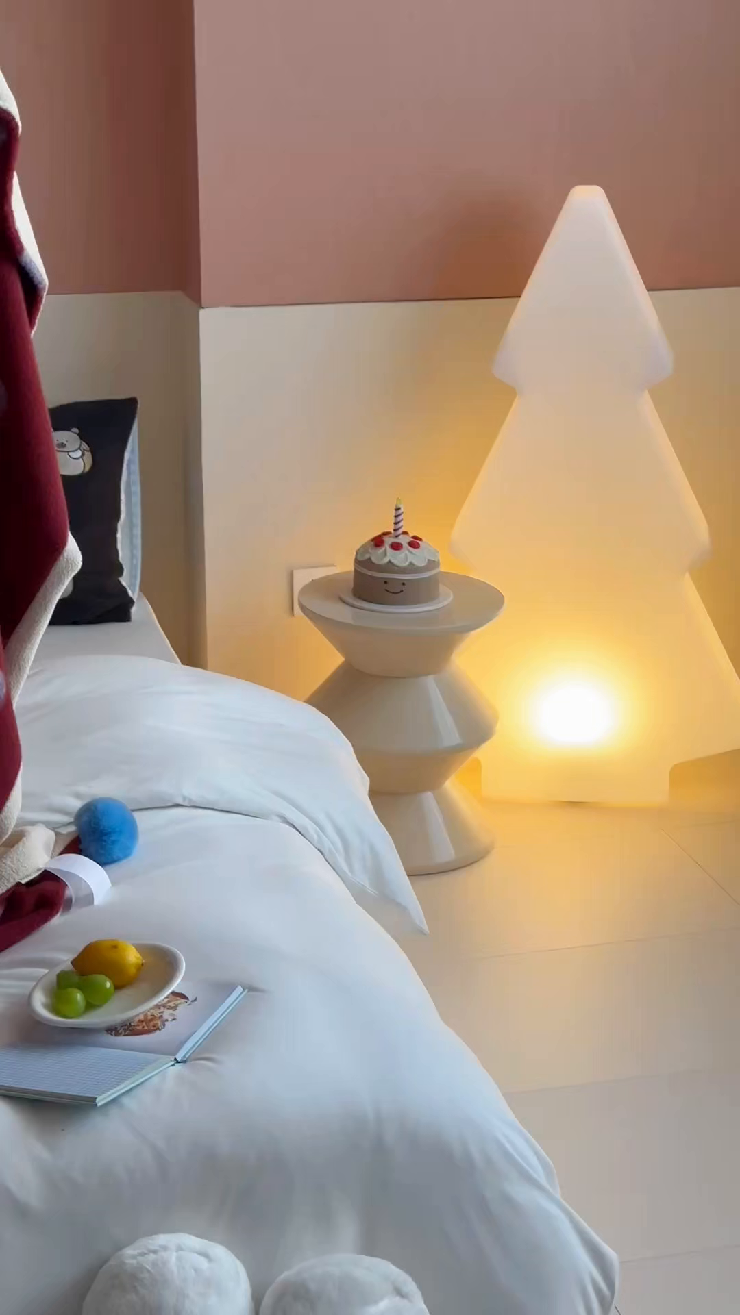 91家纺网 家纺一手货源 找家纺 桔子家纺 2025新款秋冬mi兔羊毛绒系列盖毯毯子多功能盖毯 复古红波点毯子