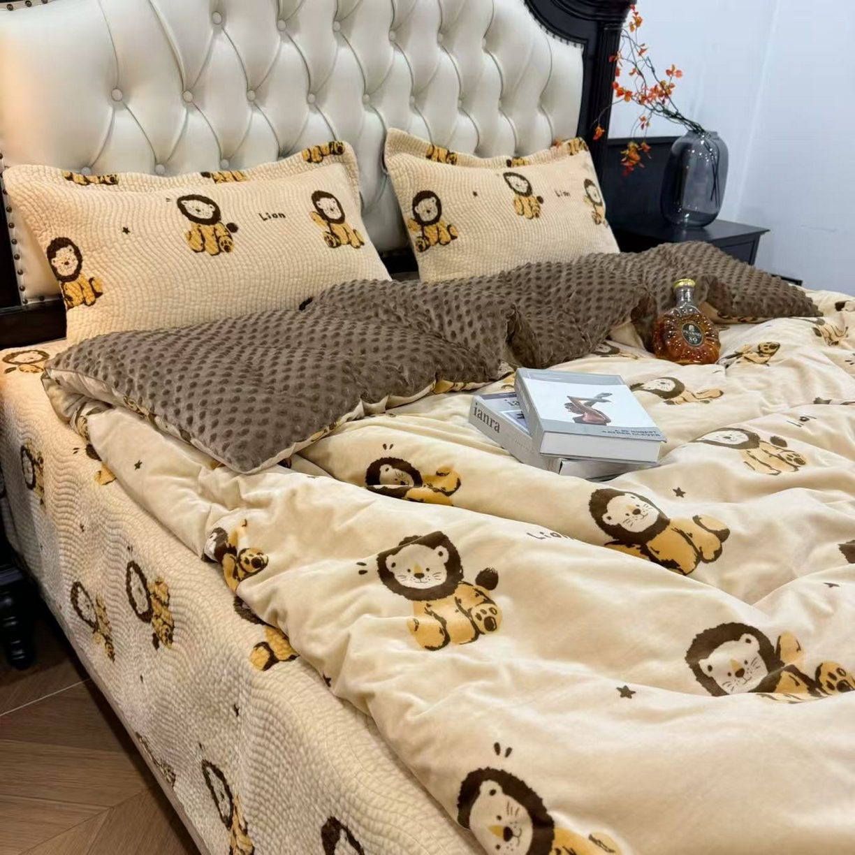 91家纺网 家纺一手货源 找家纺 床盖工厂店 2025新款宝宝绒床盖四件套 小狮子