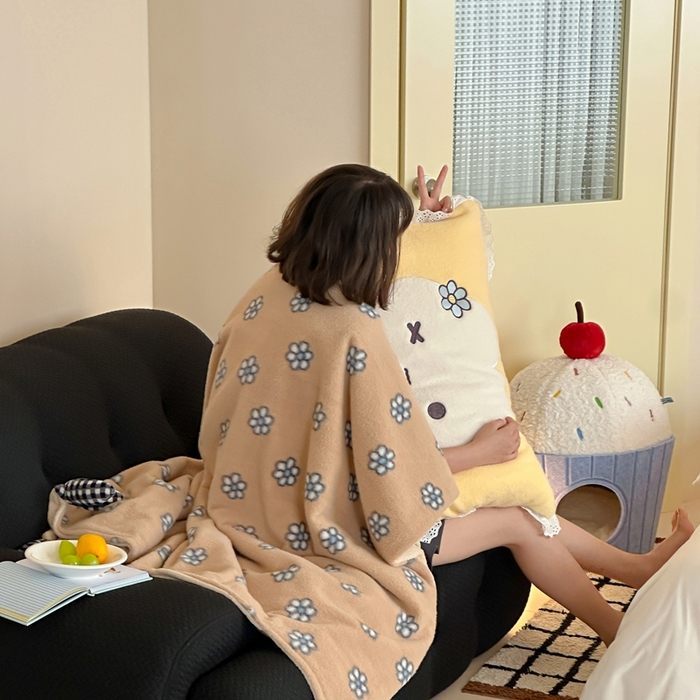 91家纺网 家纺一手货源 找家纺 桔子家纺 2025新款秋冬mi兔羊毛绒系列盖毯毯子多功能盖毯 黄油mi兔毯子