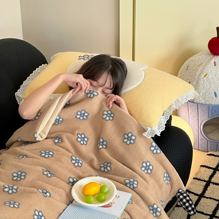 91家纺网 家纺一手货源 找家纺 桔子家纺 2025新款秋冬mi兔羊毛绒系列盖毯毯子多功能盖毯 黄油mi兔毯子