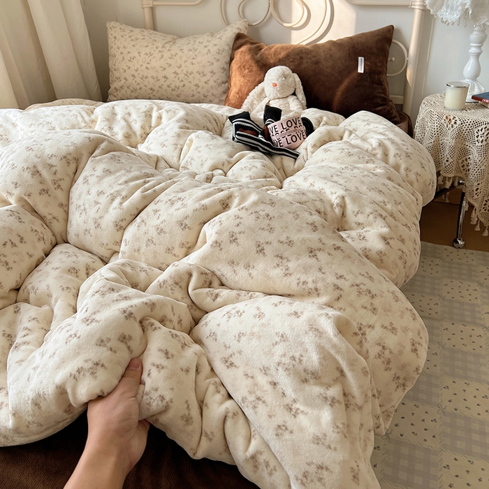 山茶家纺 2025新款牛奶绒印花四件套-中古系列 中古碎花