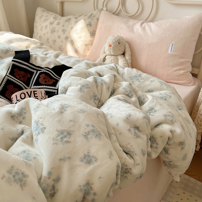 91家纺网 家纺一手货源 找家纺 山茶家纺 2025新款牛奶绒印花四件套-中古系列 小岛蔷薇