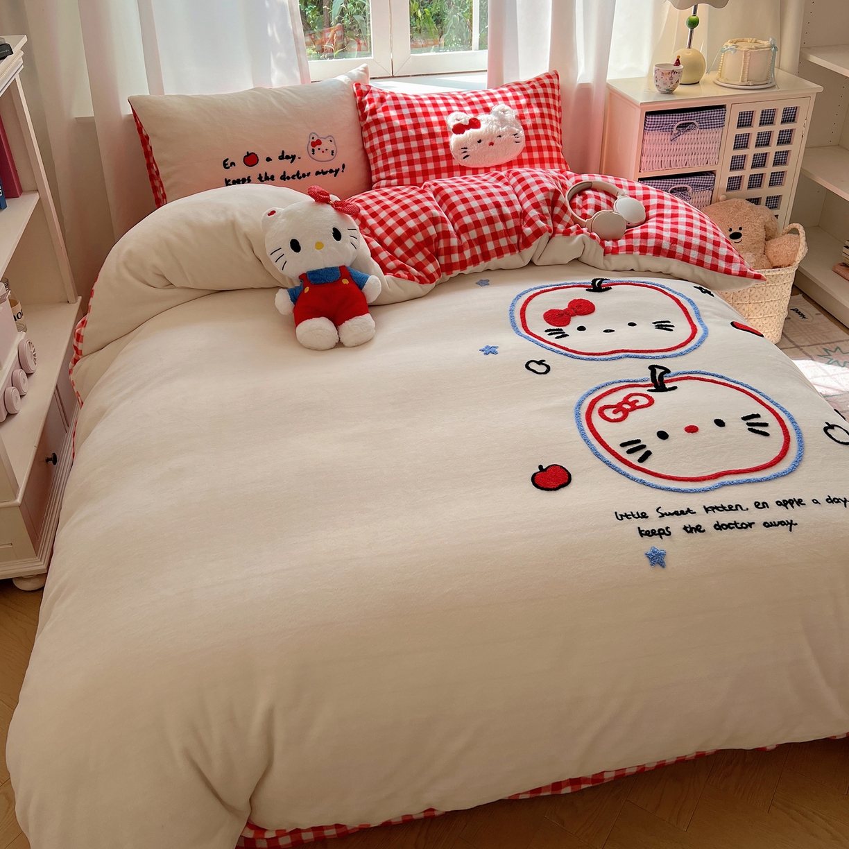 91家纺网 家纺一手货源 找家纺 桃喜 2025新款猫咪毛巾绣四件套 红格线条猫