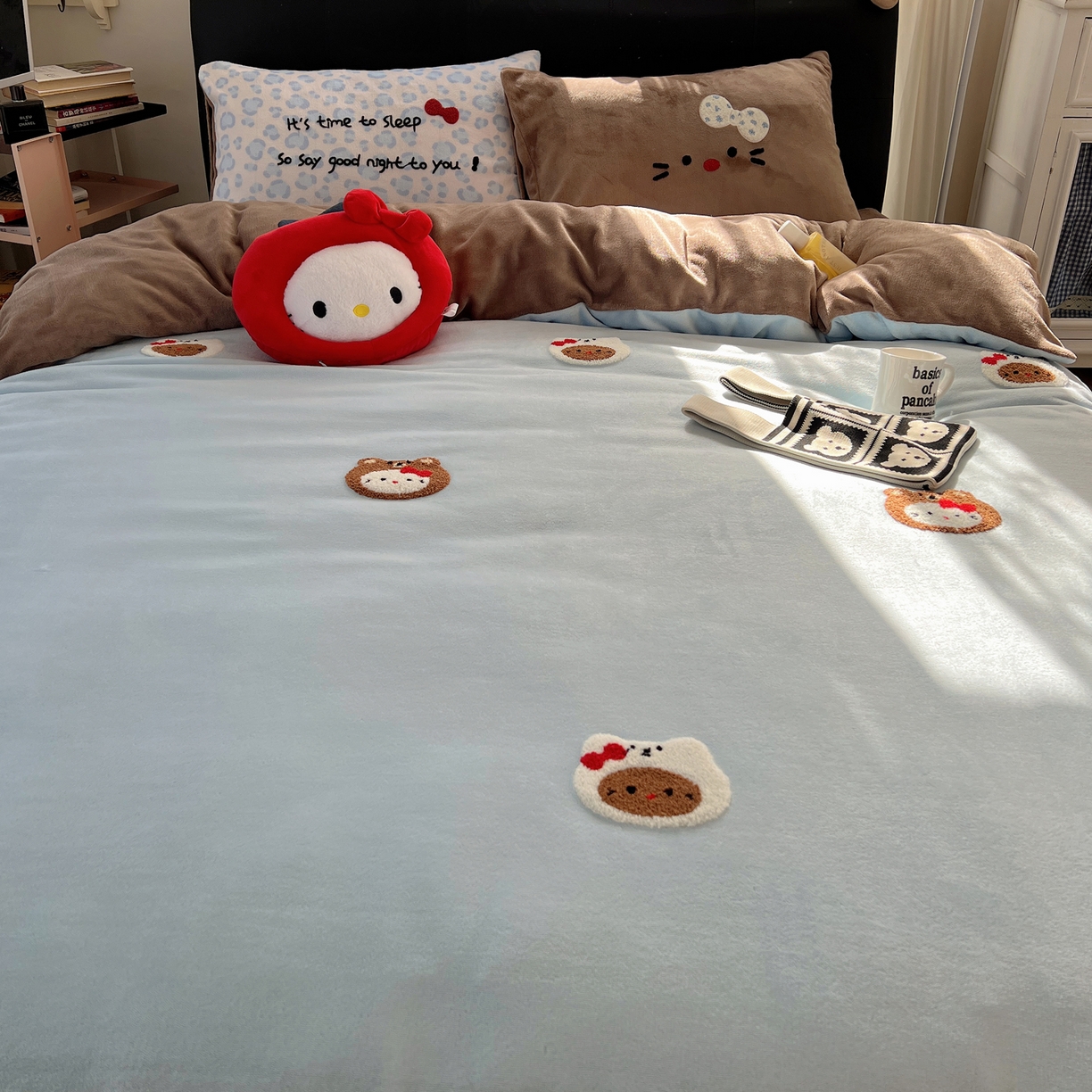 91家纺网 家纺一手货源 找家纺 桃喜 2025新款猫咪毛巾绣四件套 蓝咖帽子小猫